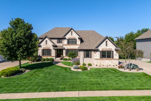 6278 Cardinal Rd, Bettendorf, IA, 52722-4812 | Card Image