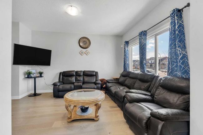 104 Cornerbrook Gate Ne, Home with 4 bedrooms, 3 bathrooms and 2 parking in Calgary AB | Image 4
