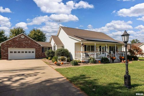 3205 Eagle Dr, Herrin, IL, 62948-3737 | Card Image