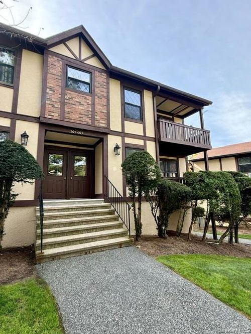 571 Sierra Vista Ln, Valley Cottage, NY, 10989-2713 | Card Image