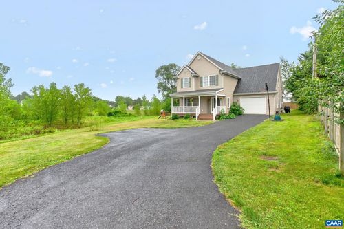 304 Grove Ave, WAYNESBORO, VA, 22980-2318 | Card Image