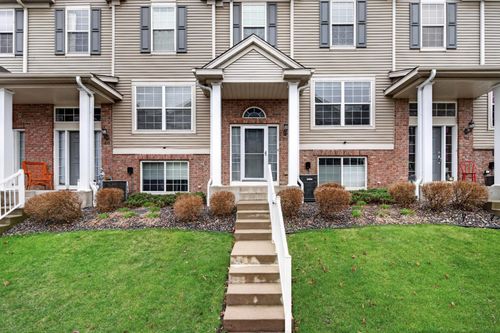 900 Ledgestone Dr, Mahtomedi, MN, 55115-6501 | Card Image