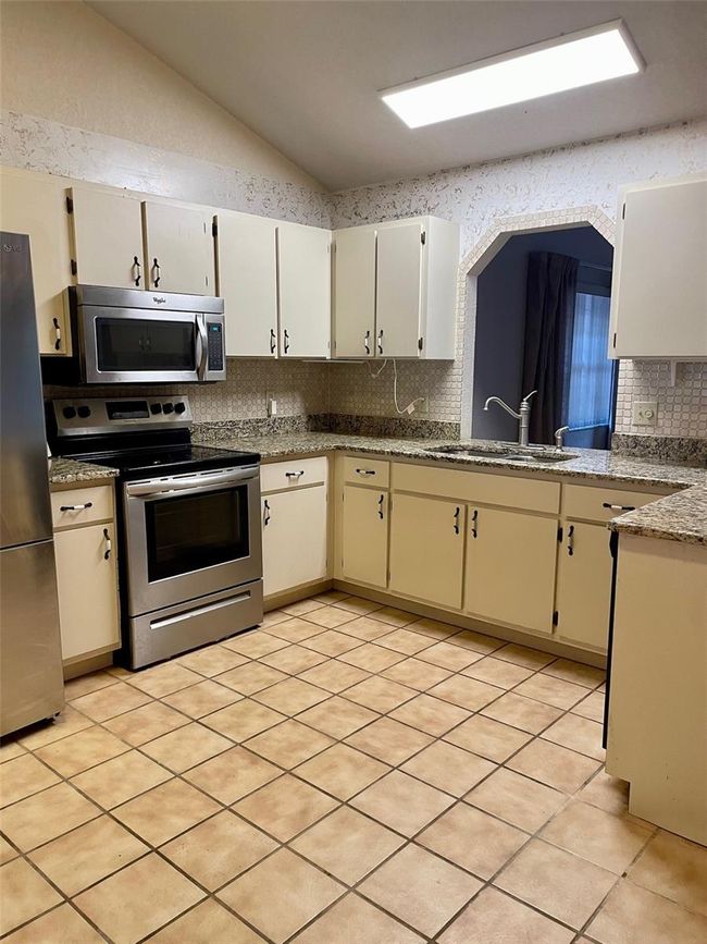 1112 Ne 130 Th Ter, House other with 3 bedrooms, 2 bathrooms and null parking in SILVER SPRINGS FL | Image 23