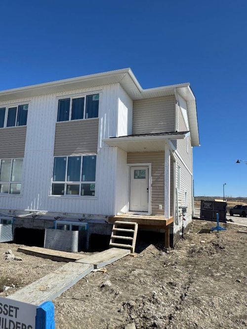42 Lavelle Close, Red Deer, AB, T4S0S5 | Card Image