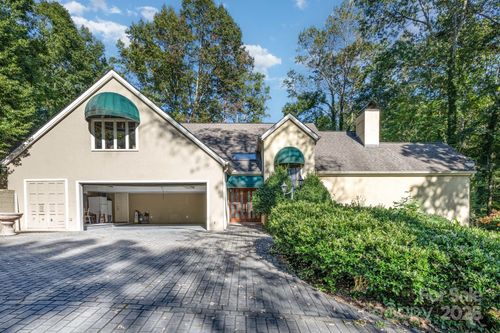 2116 8th Street Dr Nw, Hickory, NC, 28601-1267 | Card Image