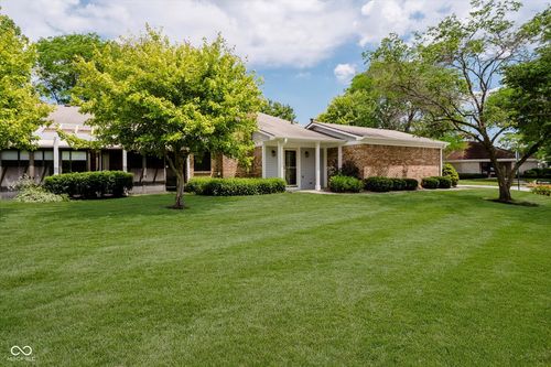 1540 Roanoke Dr, Zionsville, IN, 46077-1861 | Card Image