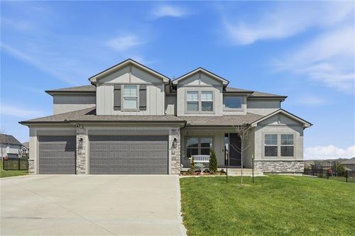 1116 Hummingbird Ct, Greenwood, MO, 64034-9638 | Card Image