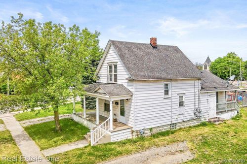 19 Stanton St, Oxford, MI, 48371-4970 | Card Image