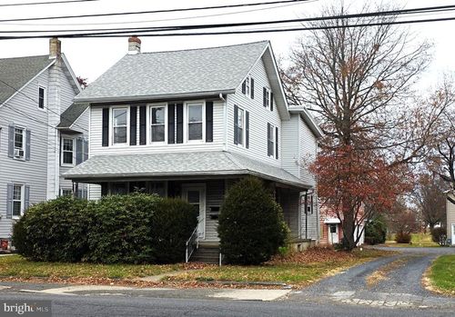 735 W Broad St, Quakertown, PA, 18951-1219 | Card Image