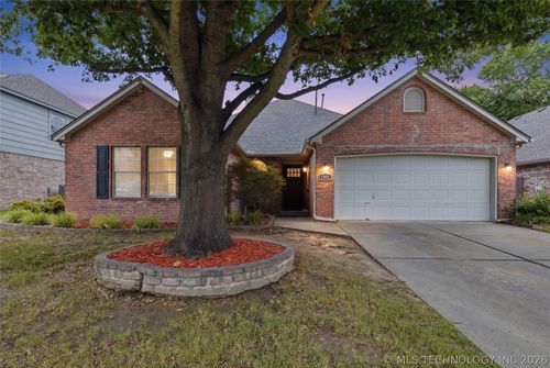 1501 N Umbrella Ave, Broken Arrow, OK, 74012-9150 | Card Image