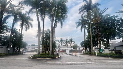4-14172 Sw 121st Pl, Miami, FL, 33186-6076 | Card Image