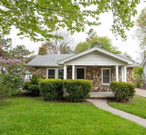 1635 Garfield St, Port Huron, MI, 48060-2874 | Card Image