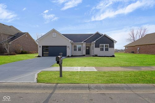 6325 Canak Dr, Avon, IN, 46123-7433 | Card Image