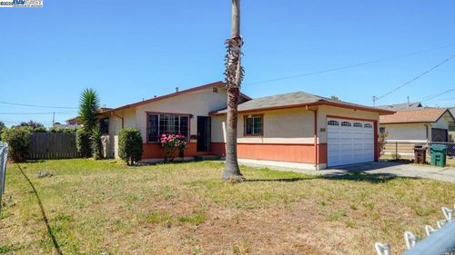 2626 Maine Ave, Richmond, CA, 94804-2830 | Card Image