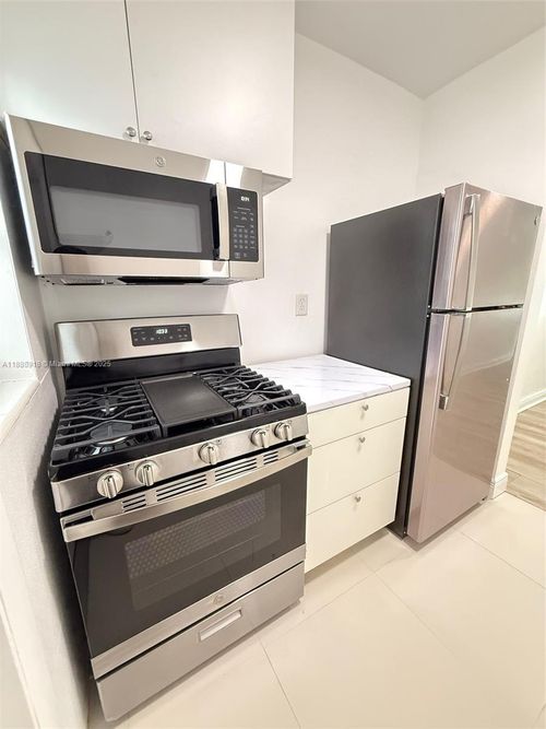 apt-4-542 Euclid Ave, Miami Beach, FL, 33139-8617 | Card Image