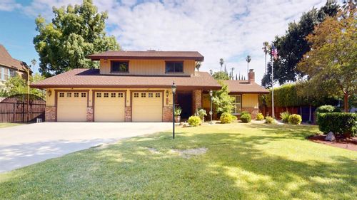 3747 E Huntington Blvd, Fresno, CA, 93702-2807 | Card Image