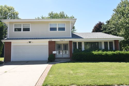 1702 Waterman Ave, Arlington Heights, IL, 60004-4214 | Card Image