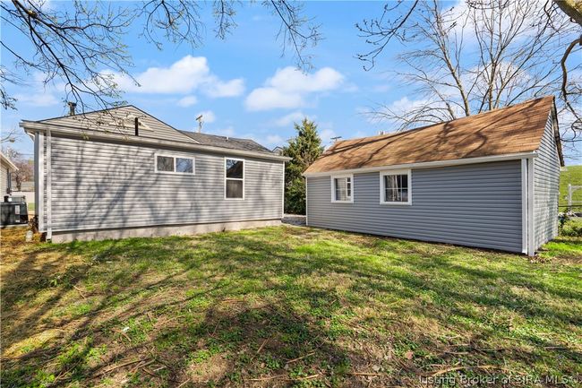 237 Graham St, Home with 3 bedrooms, 2 bathrooms and null parking in Jeffersonville IN | Image 35
