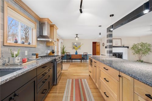 70 Lindley Ave, North Kingstown, RI, 02852-5713 | Card Image