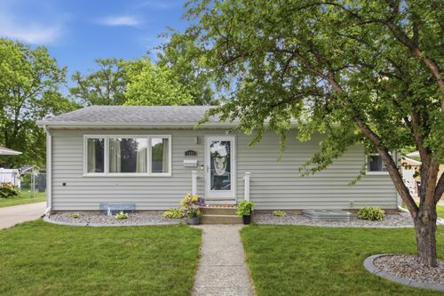 1850 16th St S, Fargo, ND, 58103-4831 | Card Image