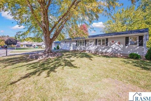 1614 Gateway Dr, Albert Lea, MN, 56007-1316 | Card Image