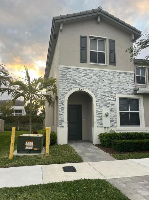1718 Se 26th Ter, Homestead, FL, 33035-2402 | Card Image
