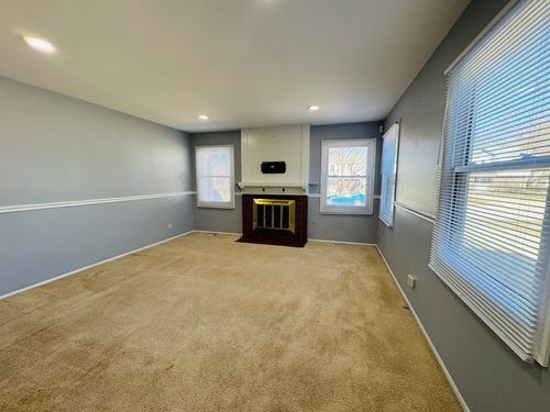 923 Daniels Ct, Schaumburg, IL, 60194-1313 | Card Image