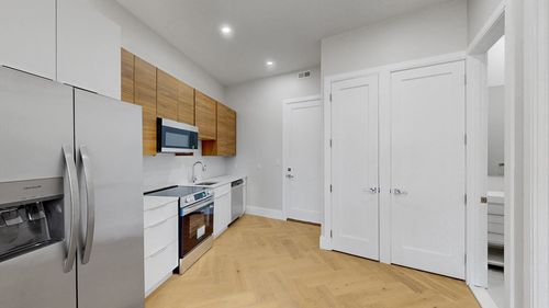 202-1 Jackson St, Newton, MA, 02459 | Card Image