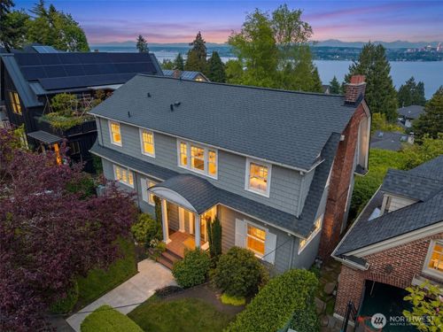 1112 35th Ave, Seattle, WA, 98122-5211 | Card Image