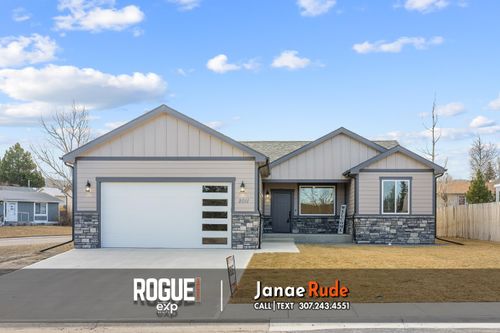 2011 E 22nd St, Casper, WY, 82601-5076 | Card Image