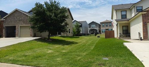 274 Capetown, Montgomery, TX, 77356-8860 | Card Image