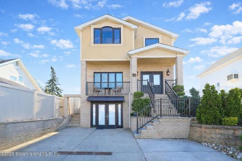 190 Manhattan Street, Staten Island, NY, 10307 | Card Image