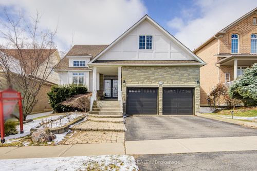 58 Shadow Falls Dr, Richmond Hill, ON, L4E4J9 | Card Image