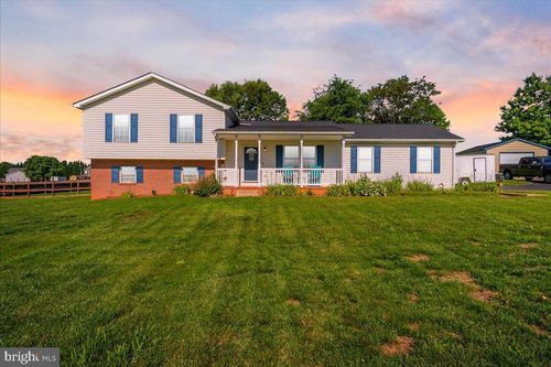 600 Canterbury Dr, Martinsburg, WV, 25403-1988 | Card Image
