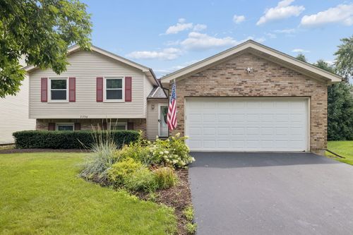 2296 Briarhill Dr, Naperville, IL, 60565-4305 | Card Image
