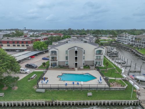 114-114 Yacht Club Ln, El Lago, TX, 77586-6203 | Card Image