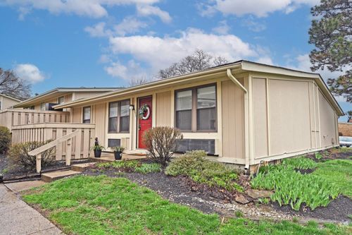 9553 Olde Woods Dr, West Chester, OH, 45011-9757 | Card Image