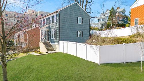 301 Livingston Ave, Mamaroneck, NY, 10543-3524 | Card Image