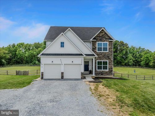 32 Trophy Court, KEARNEYSVILLE, WV, 25430 | Card Image