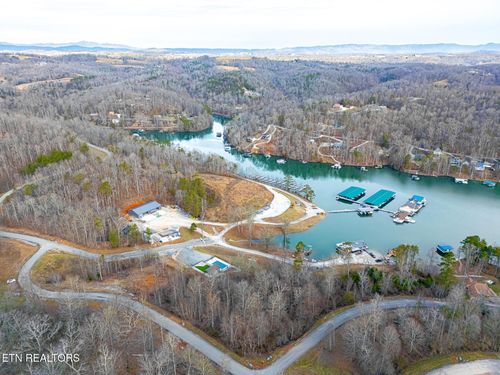 207 Suncrest Cv, La Follette, TN, 37766-1420 | Card Image