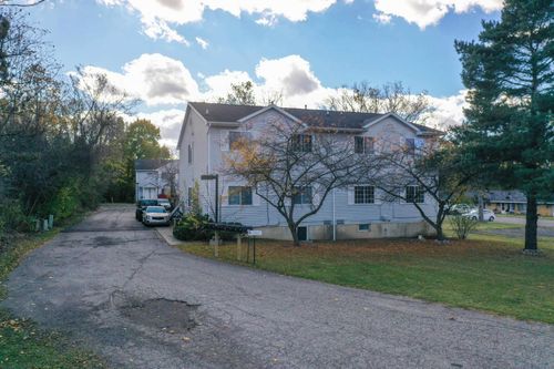 4137 W Court St, Flint, MI, 48532-3561 | Card Image