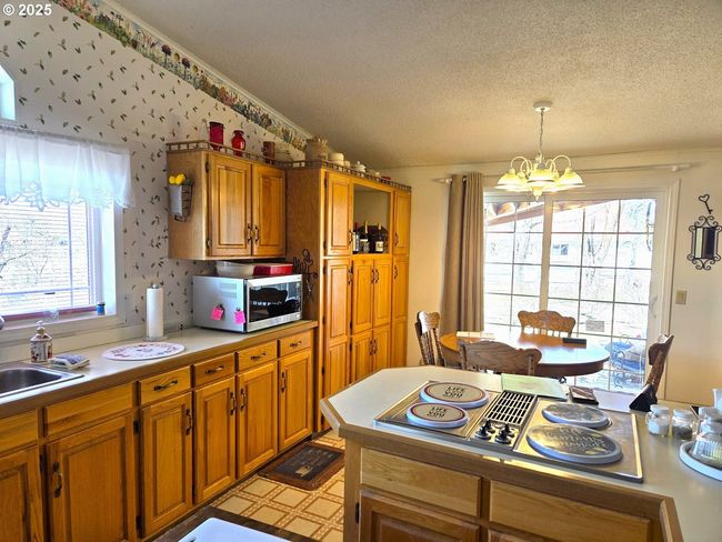 401 Main St, House other with 3 bedrooms, 2 bathrooms and 1 parking in Unity OR | Image 5