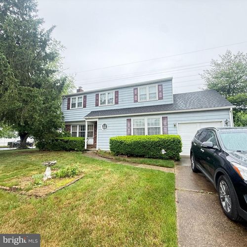 8220 Wyndam Rd, PENNSAUKEN, NJ, 08109-3280 | Card Image