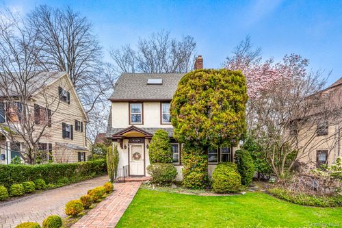 335 Warwick Ave, Little Neck, NY, 11363-1040 | Card Image