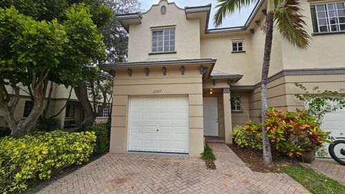 2022 Island Dr, Riviera Beach, FL, 33404-6441 | Card Image