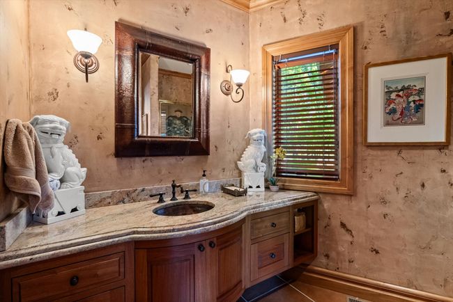Powder Room | Image 27