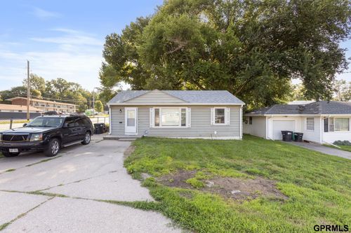 4333 N 55 Street, Omaha, NE, 68104 | Card Image