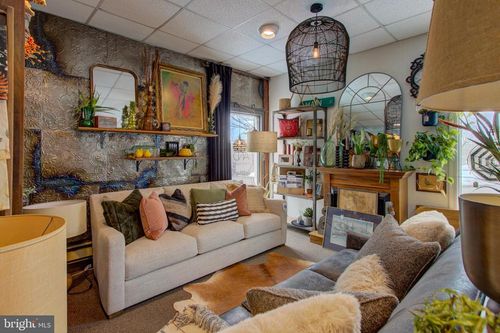 1500 Oregon Pike, LANCASTER, PA, 17601-4334 | Card Image