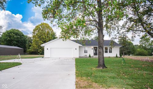 1850 W Deaver Rd, Columbus, IN, 47201-4771 | Card Image