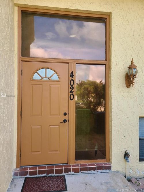 4020-4020 Del Rio Way, Sunrise, FL, 33351-6312 | Card Image